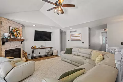 4861 Hidden Hills Circle, Howell, MI 48855 - Photo 9