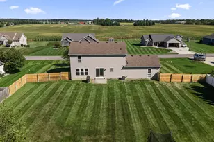 69428 Sundance Dr, Edwardsburg, MI 49112 - Photo 3