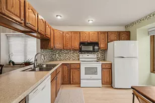 2748 Mulford Dr SE, Grand Rapids, MI 49546 - Photo 17