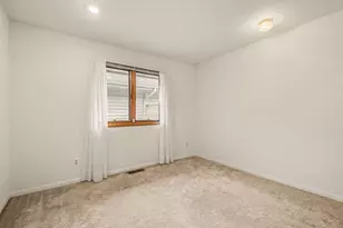 2748 Mulford Dr SE, Grand Rapids, MI 49546 - Photo 23