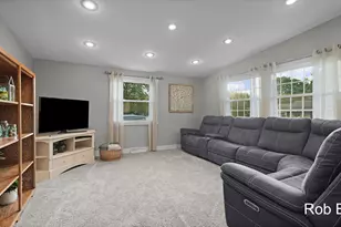 631 Evergreen St, Jenison, MI 49428 - Photo 7