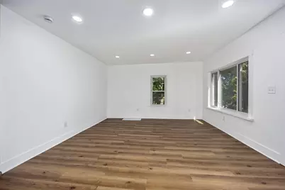 1071 Bristol Avenue NW, Grand Rapids, MI 49504 - Photo 9