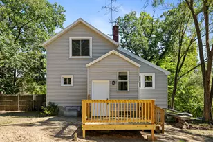 1071 Bristol Ave NW, Grand Rapids, MI 49504 - Photo 5