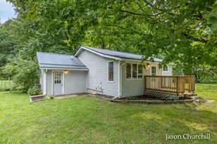 170 St Johns St, Freeport, MI 49325 - Photo 3