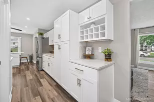 723 Maridell Ave NW, Grand Rapids, MI 49504 - Photo 17