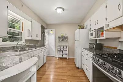 3895 Burlingame Avenue SW, Wyoming, MI 49509 - Photo 7