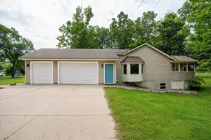 8421 Trail Blazer Dr SE, Byron Center, MI 49315 - Photo 39