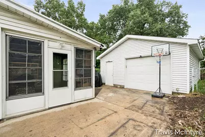 717 W Montcalm Street, Greenville, MI 48838 - Photo 5