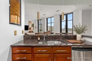 60 Monroe Center St NW, Grand Rapids, MI 49503 - Photo 7