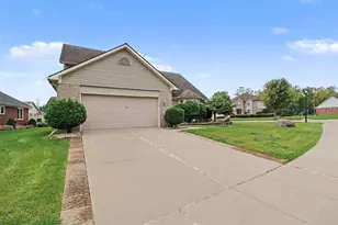 23853 Joey Dr, Brownstown, MI 48134 - Photo 3