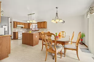 23853 Joey Dr, Brownstown, MI 48134 - Photo 11