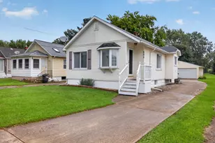 531 7th St, Michigan Center, MI 49254 - Photo 1