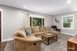 854 Ferris St NW, Grand Rapids, MI 49544 - Photo 3