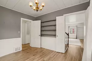 3554 McCracken St, Norton Shores, MI 49441 - Photo 9