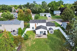 1176 Meadowood Dr, Waterford, MI 48327 - Photo 37