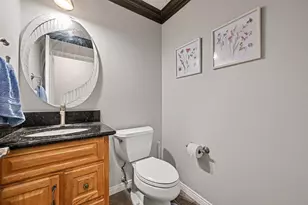 1176 Meadowood Dr, Waterford, MI 48327 - Photo 19
