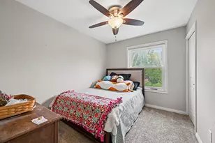 1176 Meadowood Dr, Waterford, MI 48327 - Photo 23