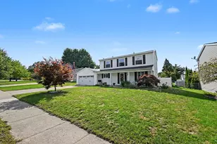 1176 Meadowood Dr, Waterford, MI 48327 - Photo 7