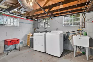 2022 Hampton Rd, Grosse Pointe, MI 48236 - Photo 31