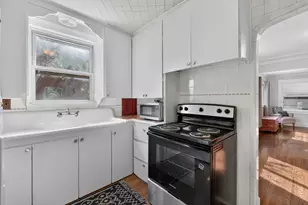 2022 Hampton Rd, Grosse Pointe, MI 48236 - Photo 17