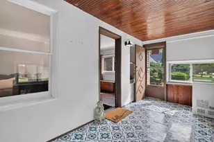 2022 Hampton Rd, Grosse Pointe, MI 48236 - Photo 5