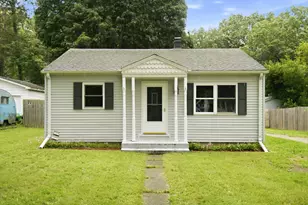 606 Lake Blvd, Paw Paw, MI 49079 - Photo 1
