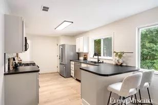 13749 Lakeshore Ave, Grand Haven, MI 49417 - Photo 7