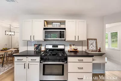 13749 Lakeshore Avenue, Grand Haven, MI 49417 - Photo 9