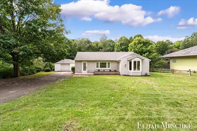 13749 Lakeshore Avenue, Grand Haven, MI 49417 - Photo 5