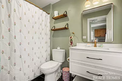 147 E 16th Street, Holland, MI 49423 - Photo 11