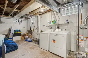147 E 16th St, Holland, MI 49423 - Photo 15