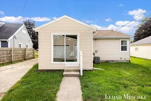2071 Brandon Dr NW, Grand Rapids, MI 49504 - Photo 35