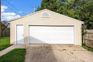 2071 Brandon Dr NW, Grand Rapids, MI 49504 - Photo 37
