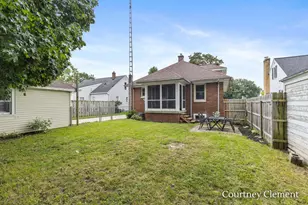 955 Northlawn St NE, Grand Rapids, MI 49505 - Photo 19