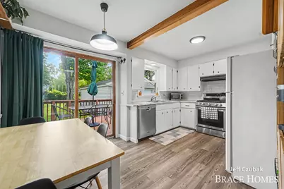 1344 Mayfield Avenue NE, Grand Rapids, MI 49505 - Photo 5