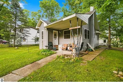 116 Huron Place, Cadillac, MI 49601 - Photo 3