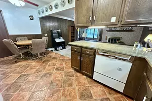 18975 Bainbridge Ave, Livonia, MI 48152 - Photo 13