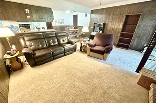 18975 Bainbridge Ave, Livonia, MI 48152 - Photo 15