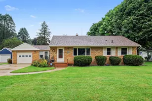1512 Kensington Dr, Jackson, MI 49203 - Photo 1