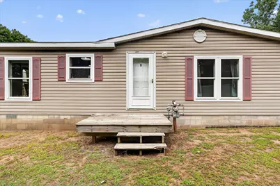 16468 W Howard City Edmore Road, Howard City, MI 49329 - Photo 5