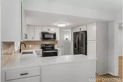 409 W Lakewood Boulevard, Holland, MI 49424 - Photo 19