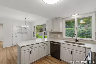 409 W Lakewood Boulevard, Holland, MI 49424 - Photo 23