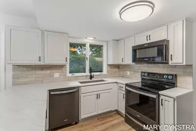 409 W Lakewood Boulevard, Holland, MI 49424 - Photo 21