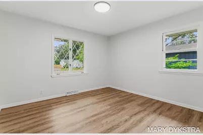 409 W Lakewood Boulevard, Holland, MI 49424 - Photo 29