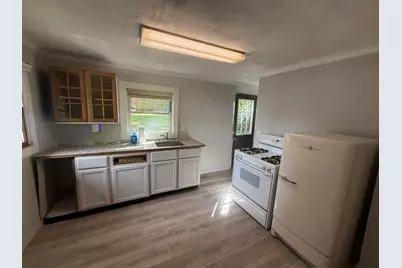 319 Watts Street, Jackson, MI 49203 - Photo 5