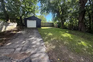 319 Watts St, Jackson, MI 49203 - Photo 13