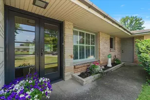 838 S Shore Dr, Holland, MI 49423 - Photo 3
