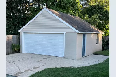 2424 30th Street SW, Wyoming, MI 49519 - Photo 3
