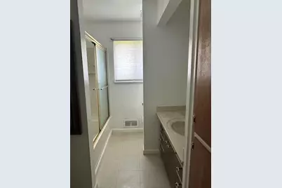 5168 Woodcliff Drive, Flint, MI 48504 - Photo 17