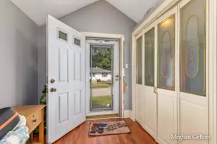 1410 Walnut St NE, Grand Rapids, MI 49503 - Photo 3
